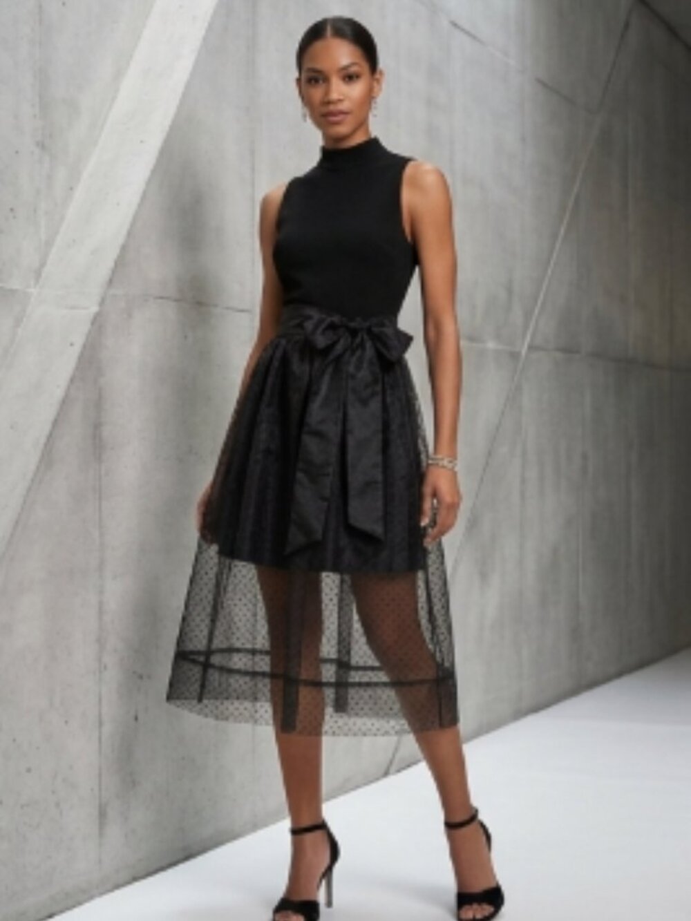Halston Women's Mock Neck Sleeveless Dress with Dotted Tulle Overlay size 6 NWT